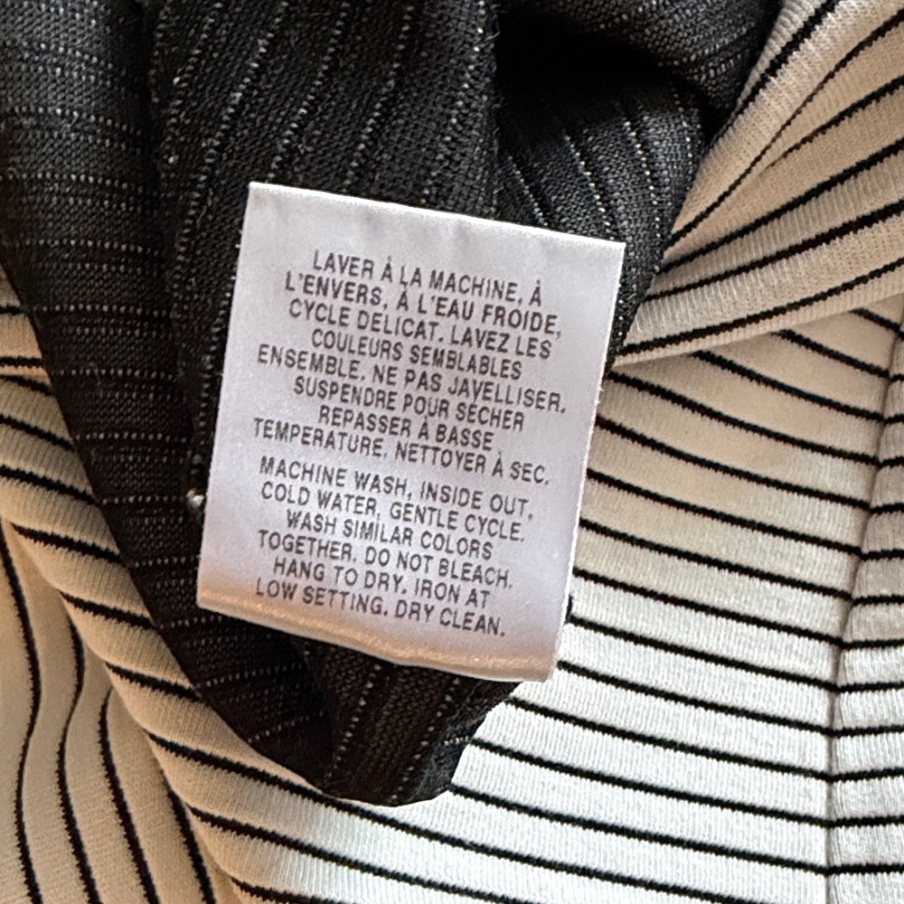 REITMANS White Pencil Skirt with Black Pinstripes size small - Picture 7 of 7